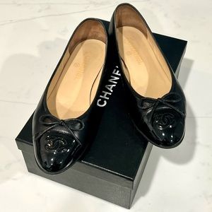 CHANEL Lambskin Patent Flats